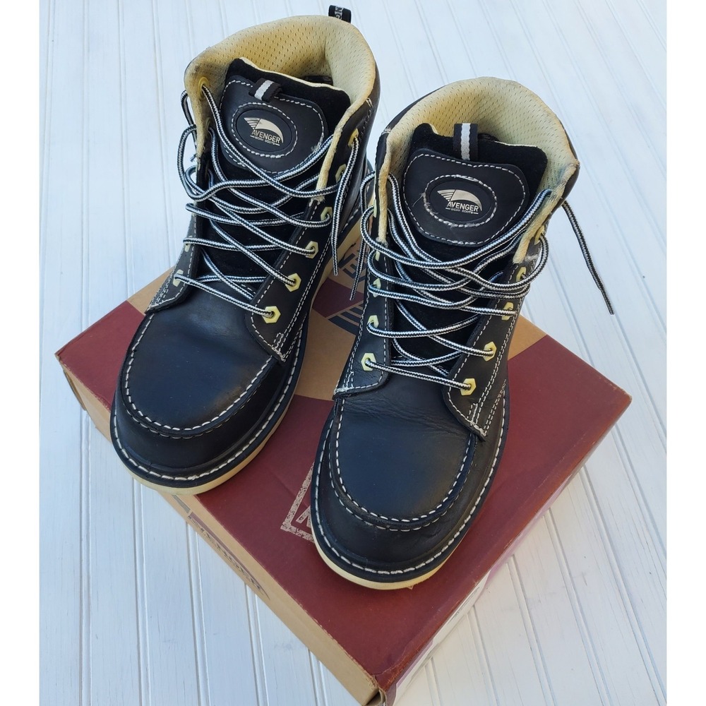 Avenger Women's Wedge 6" Carbon Toe Waterproof Work Boot in black leather- Size9